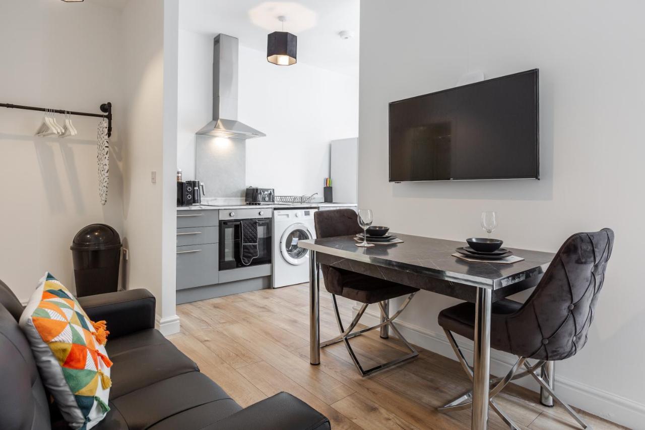 York Free Parking Included Apartment